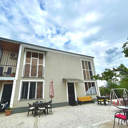 Gold Guest House คูทายสิ ภายนอก รูปภาพ