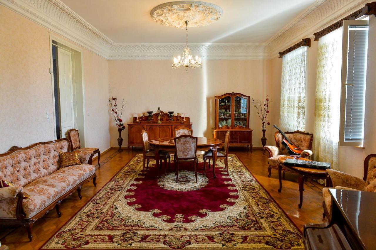 Gold Guest House คูทายสิ ภายนอก รูปภาพ