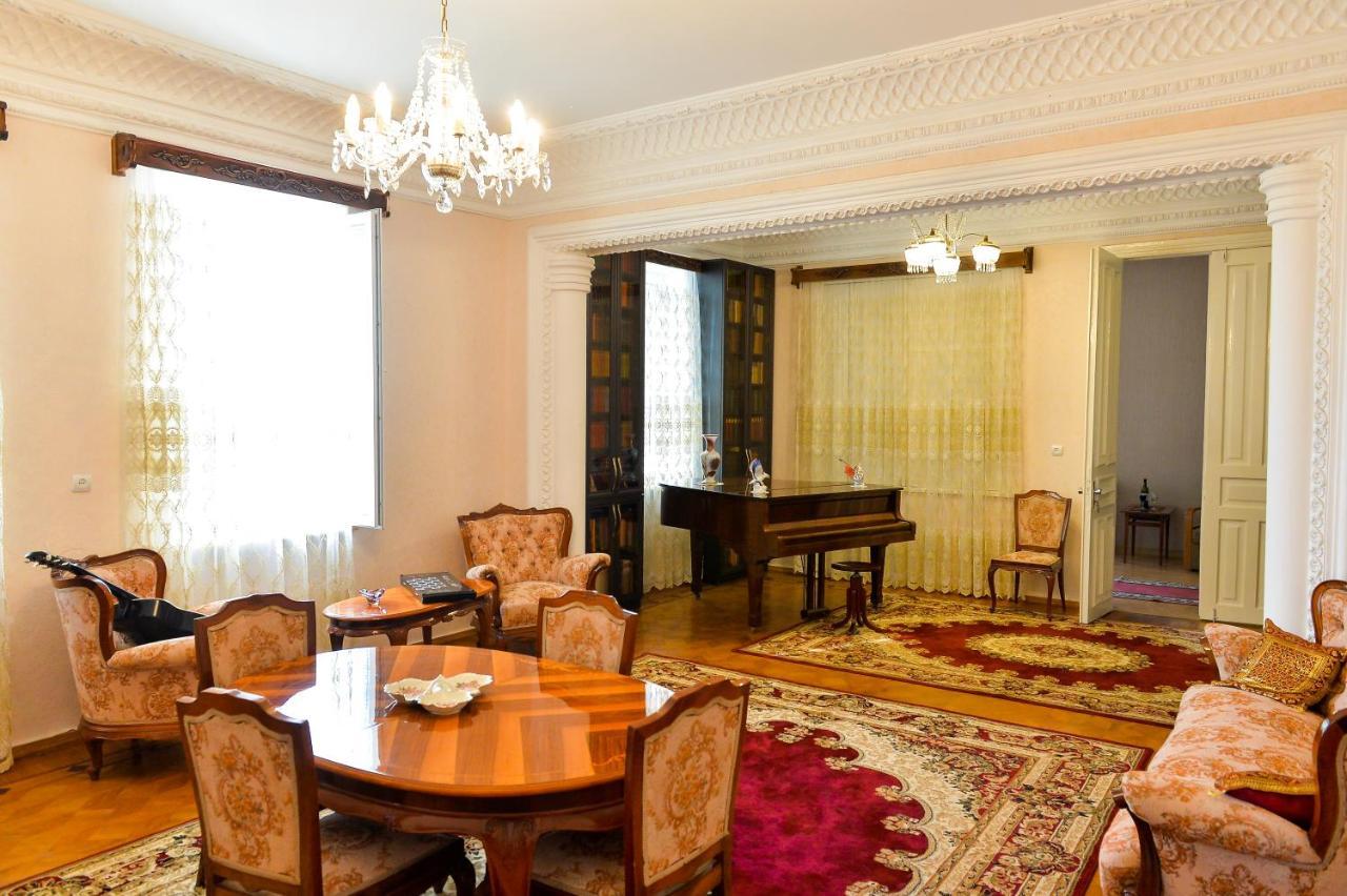 Gold Guest House คูทายสิ ภายนอก รูปภาพ