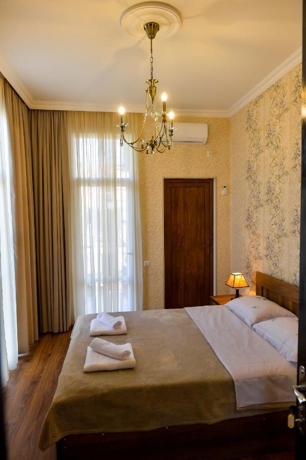 Gold Guest House คูทายสิ ภายนอก รูปภาพ