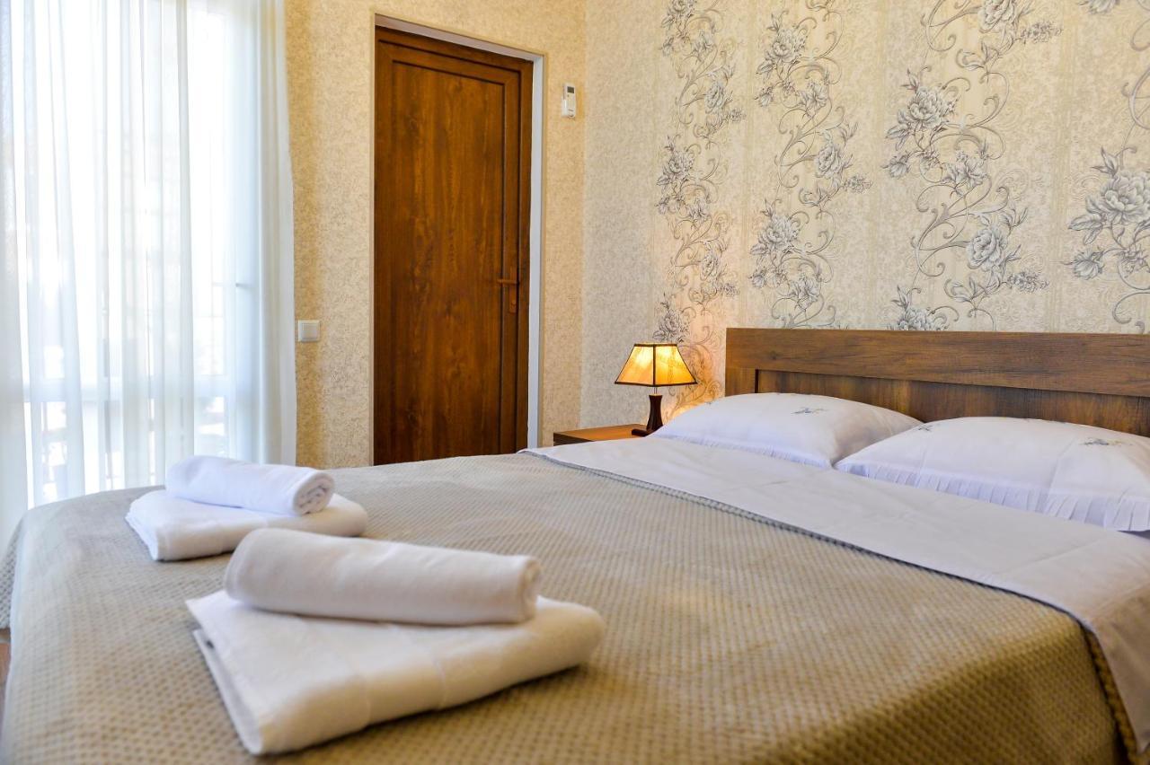 Gold Guest House คูทายสิ ภายนอก รูปภาพ