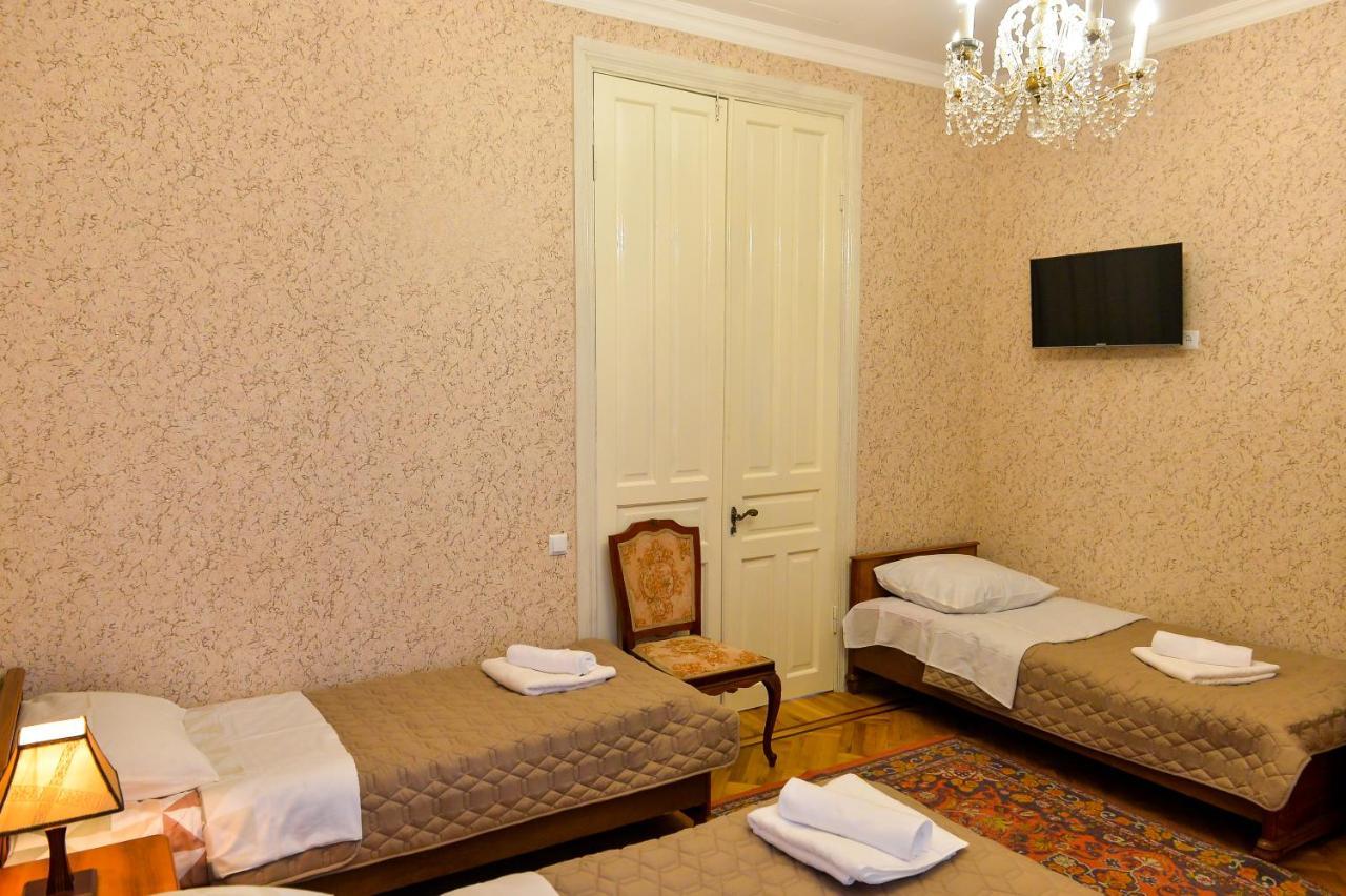 Gold Guest House คูทายสิ ภายนอก รูปภาพ