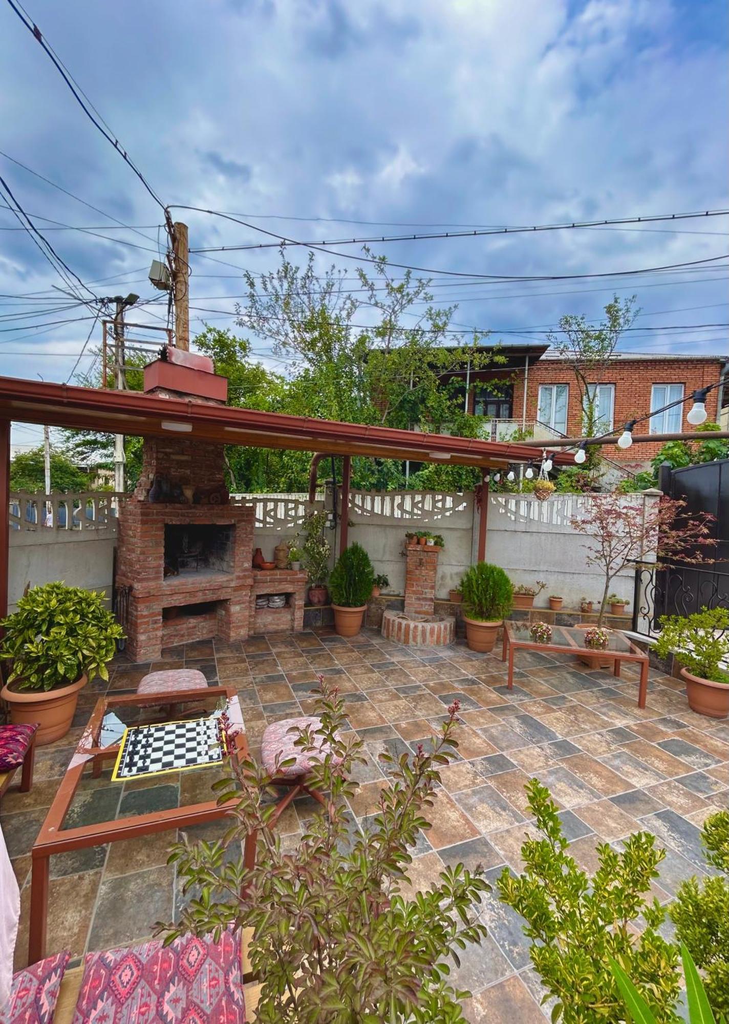 Gold Guest House คูทายสิ ภายนอก รูปภาพ