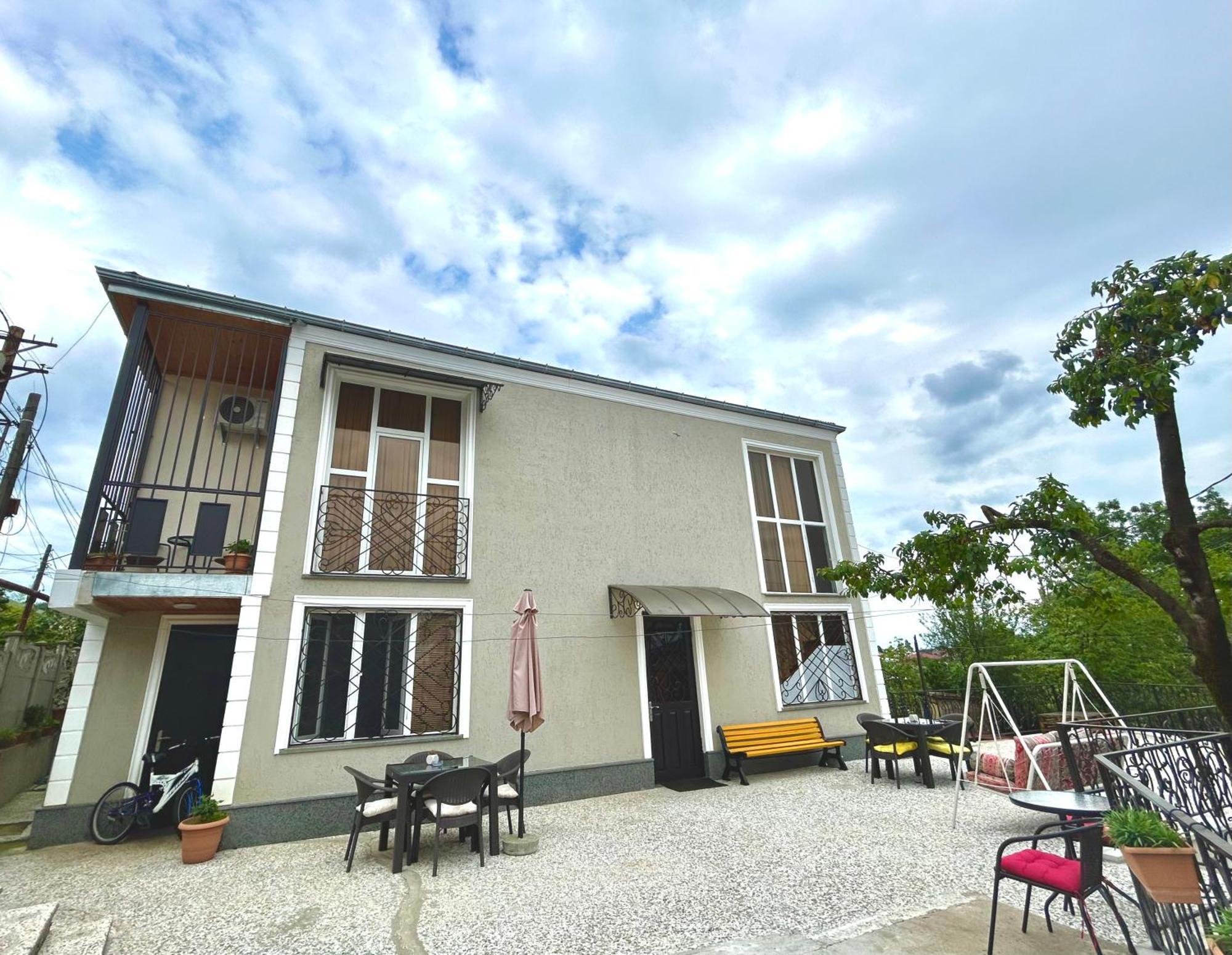 Gold Guest House คูทายสิ ภายนอก รูปภาพ