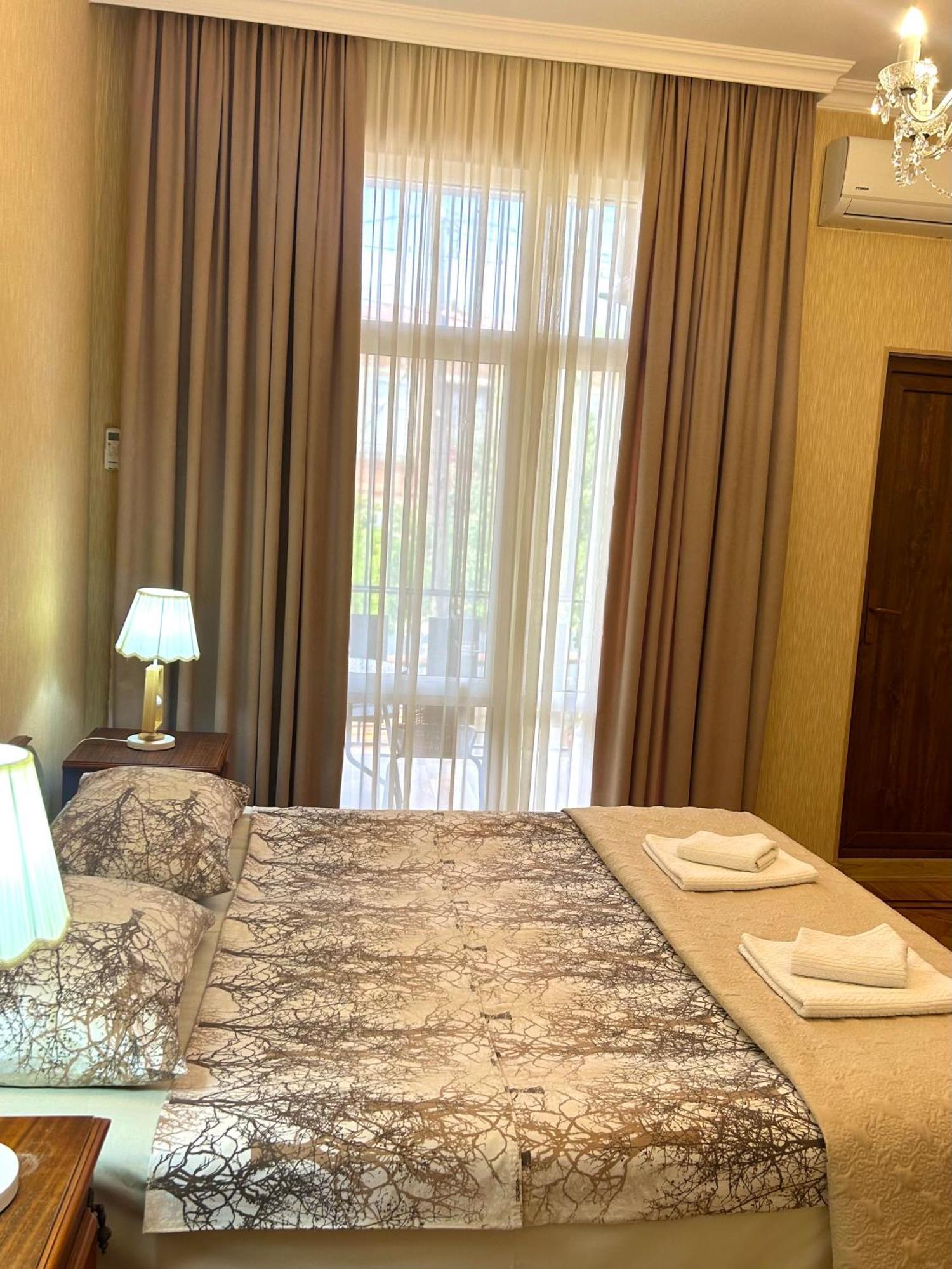 Gold Guest House คูทายสิ ภายนอก รูปภาพ