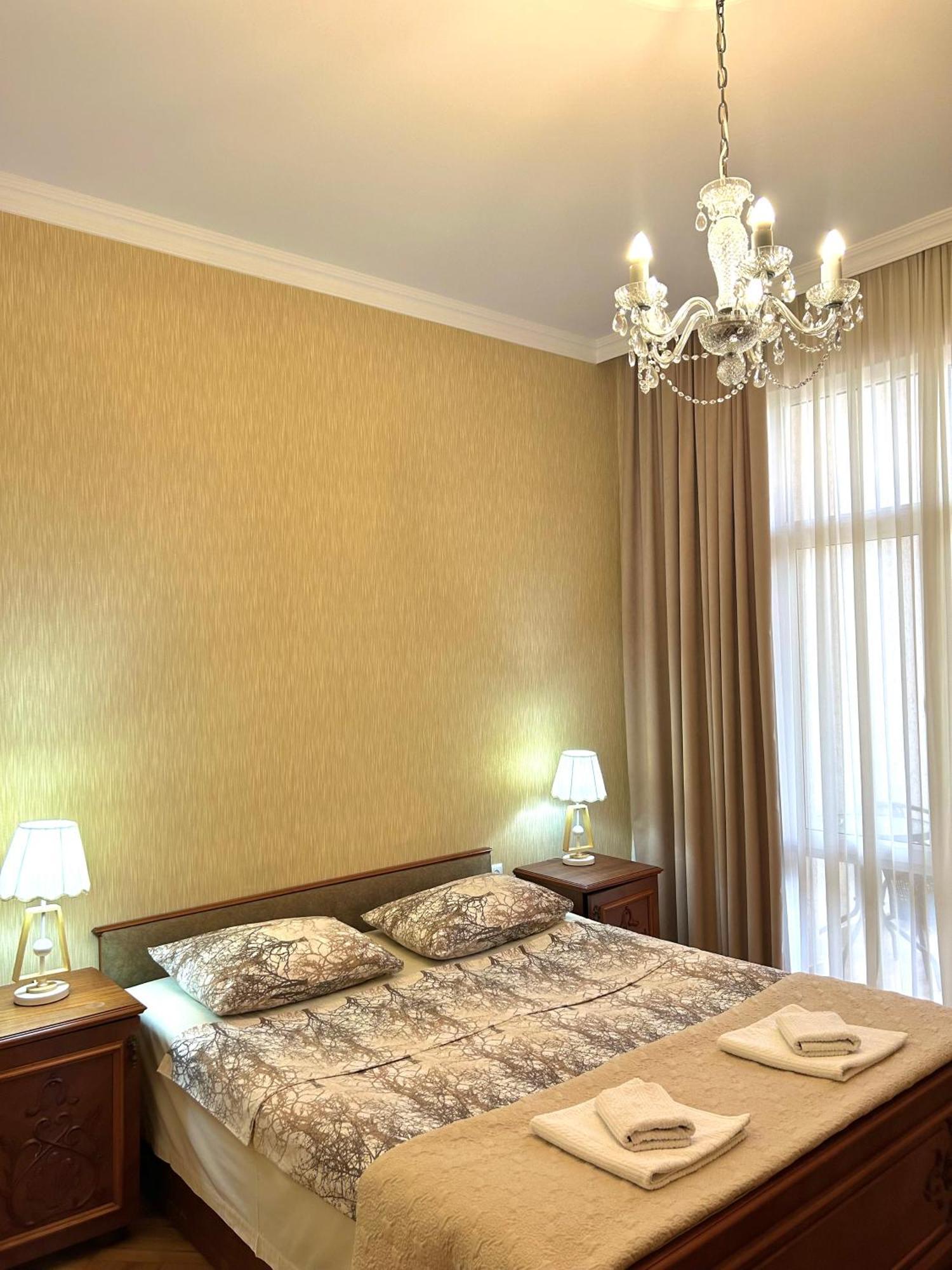 Gold Guest House คูทายสิ ภายนอก รูปภาพ